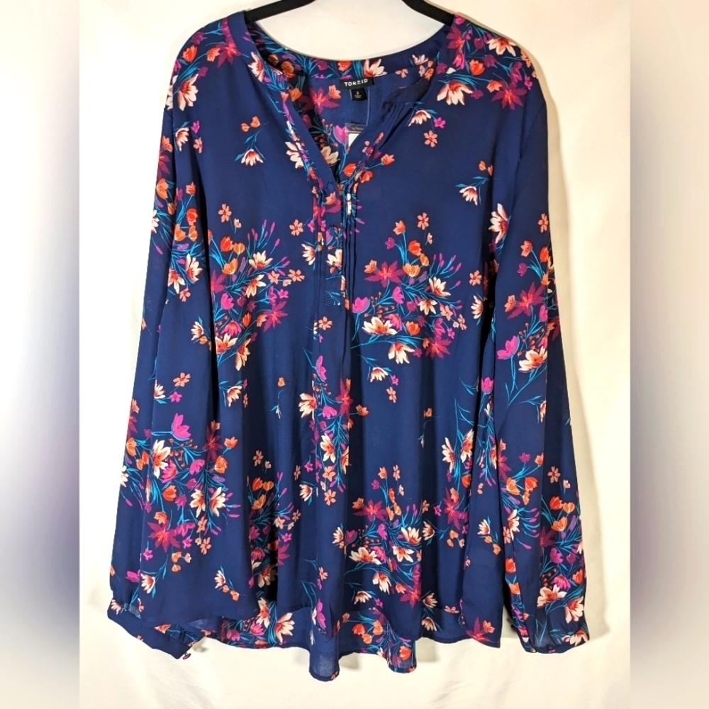 New With Tags Torrid Georgette Pintuck Button-Front Blue Floral Blouse Size 3X - Picture 5 of 13